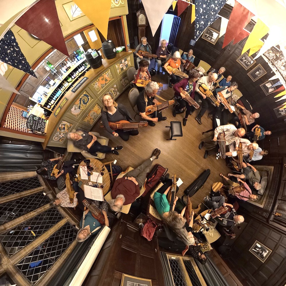 Vicki Swan podczas spotkania muzycznego w Halsway Manor, Wlk.Brytania.